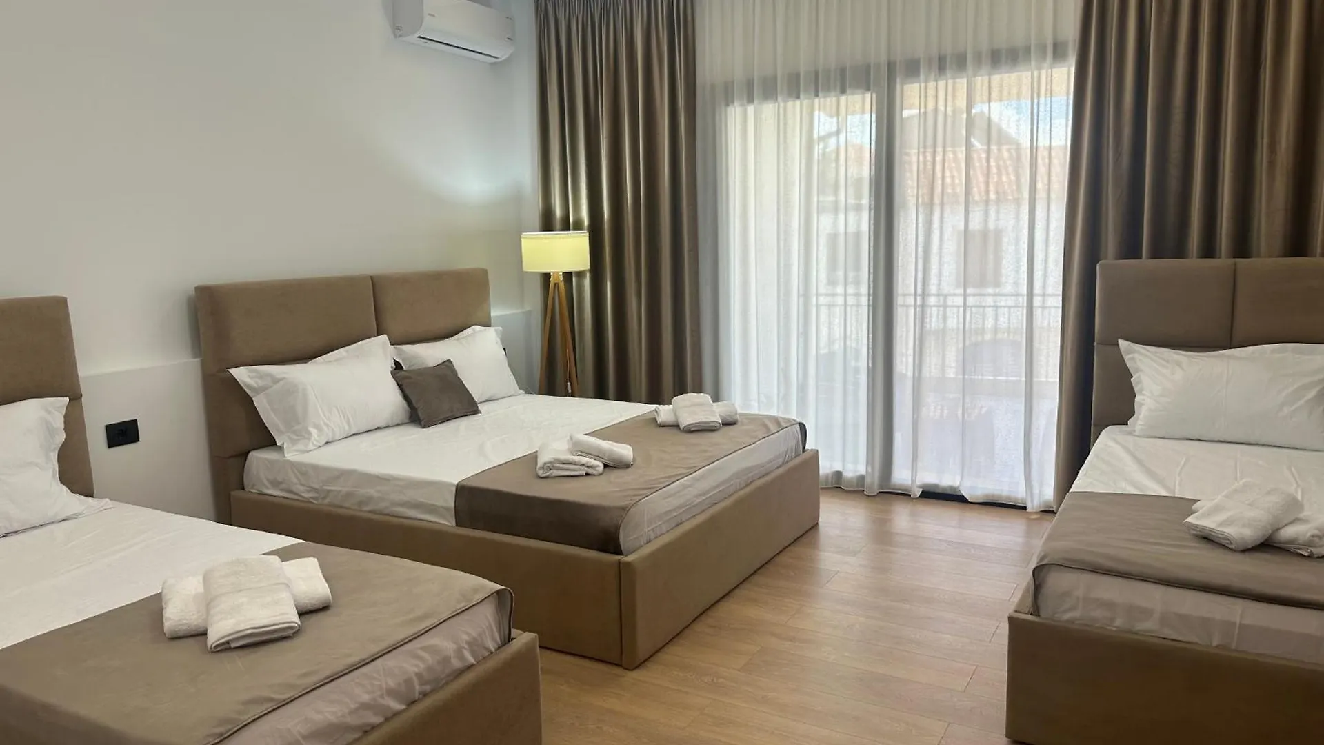 Sofia Central House Berat 0*,